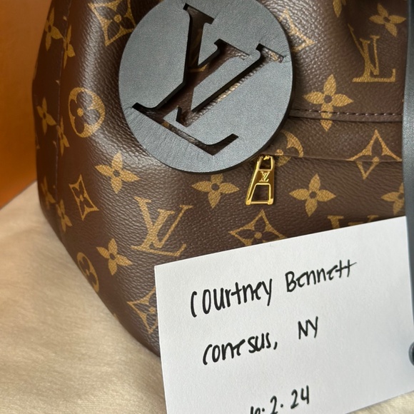 Louis Vuitton Montsouris PM - Picture 4 of 14